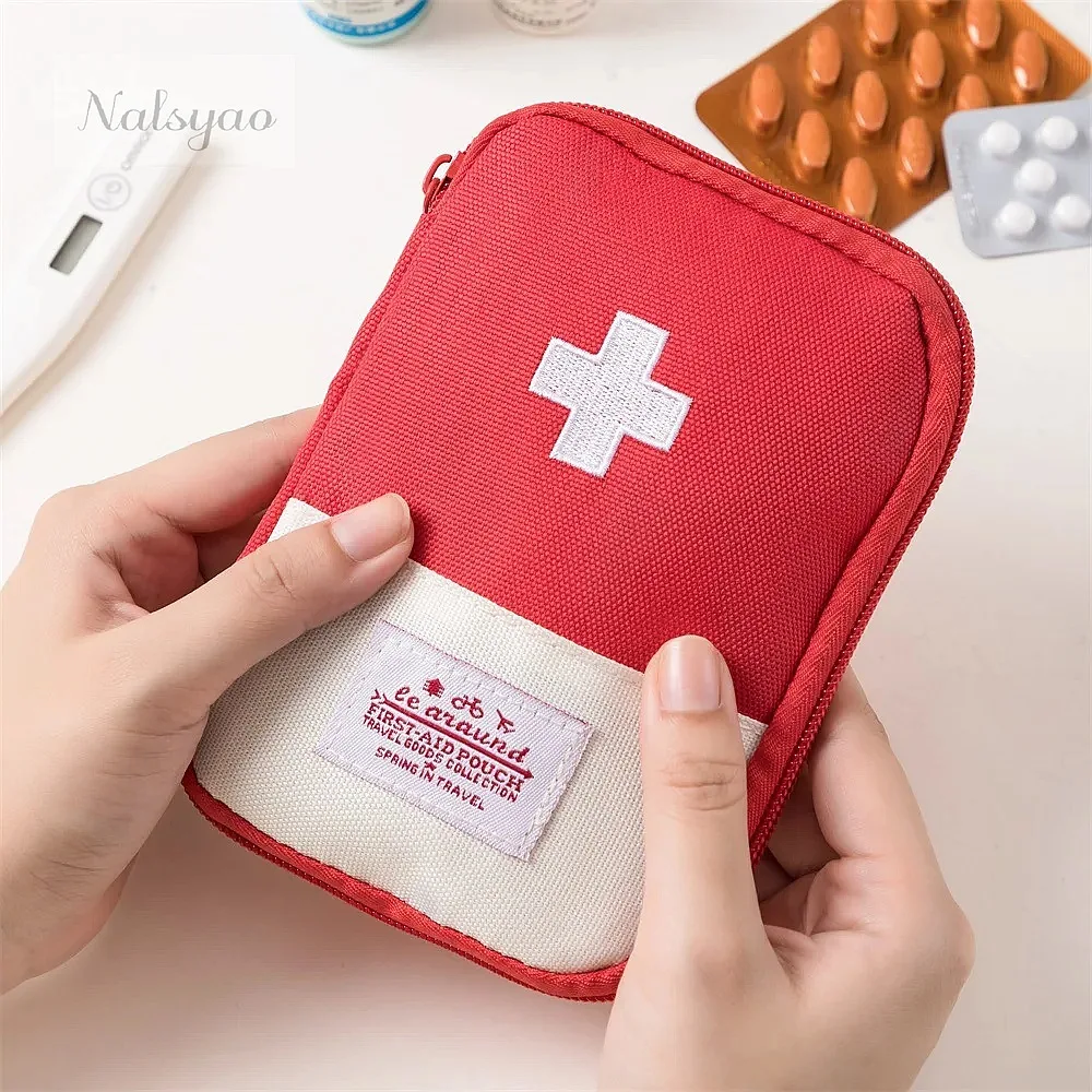 Set da 3 pezzi: borsa portatil - First Aid Bag Kit recensione e prezzo